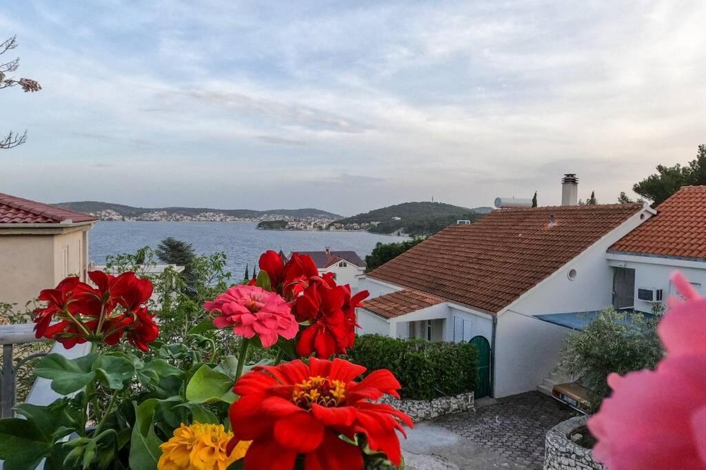 Kn House With Two Apartments Near Sea Rogoznica  Exterior foto